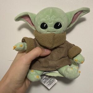 Disney Parks Star Wars Baby Yoda Grogu Shoulder Plush Magnetic Doll talking